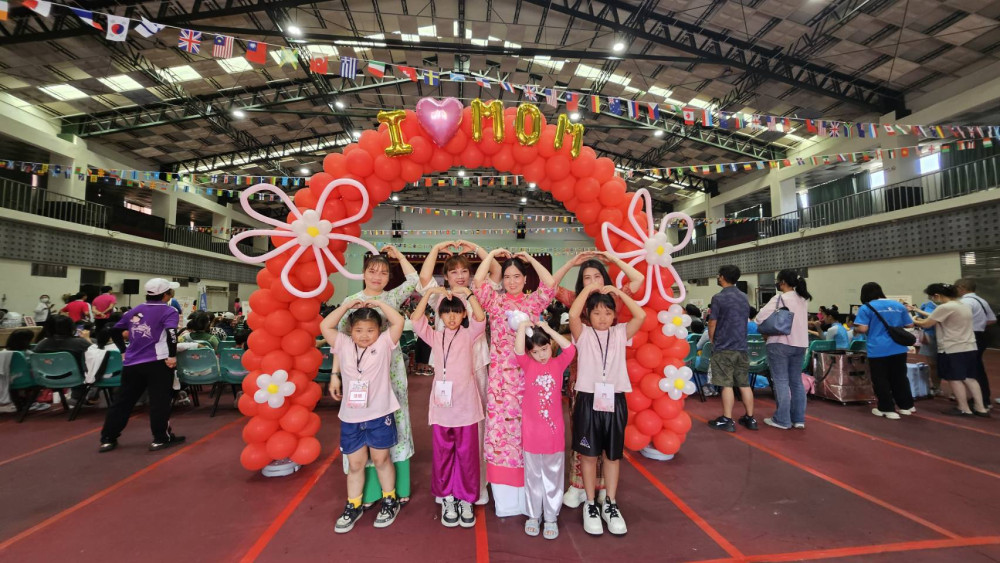 「Love 媽咪 啾愛妳」 統一基金會母親節獻愛