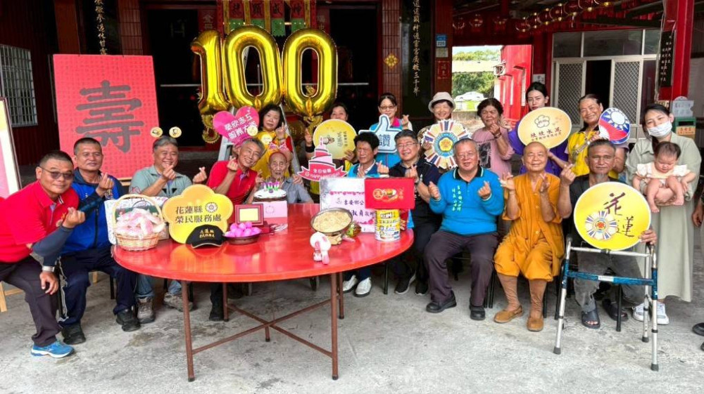 見證戰火百歲榮民李興智爺爺紀壽 花蓮榮服處歡欣慶生