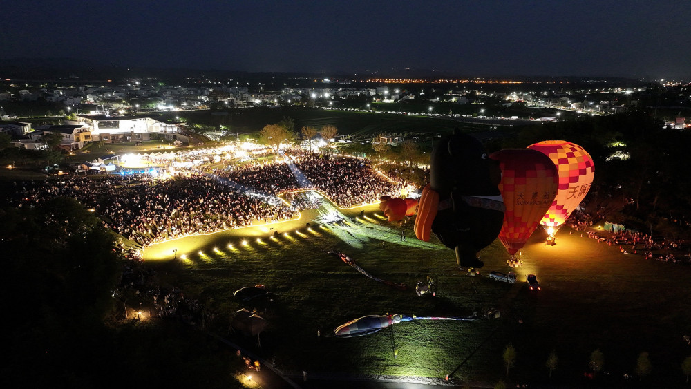 「2026 西拉雅森活節」熱氣球光雕秀因天氣延至 4 月 26 日晚 7 時舉行