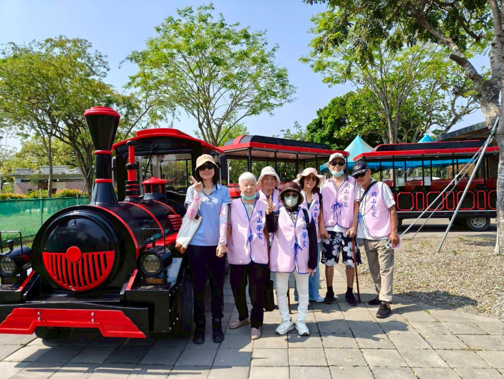 榮家育樂堂安養長輩微旅臺南行