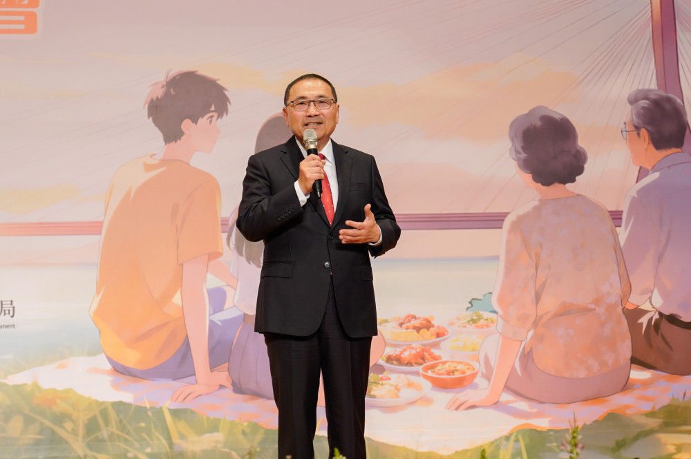  新北表揚56位模範母親　侯友宜：小時母親陪我們 老時換我們陪她