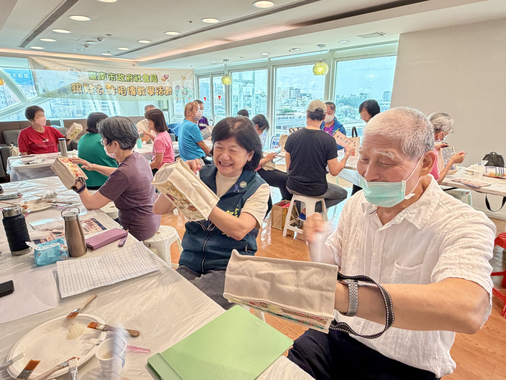  臺南市政府社會局積極推動「銀髮衣缽相傳計畫」
