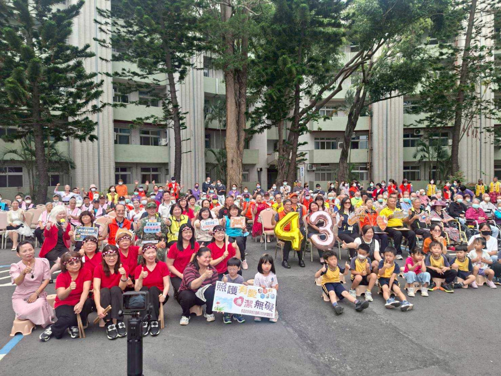 佳里榮家迎43週家慶 住民才藝競賽園遊會闖關熱鬧滾滾