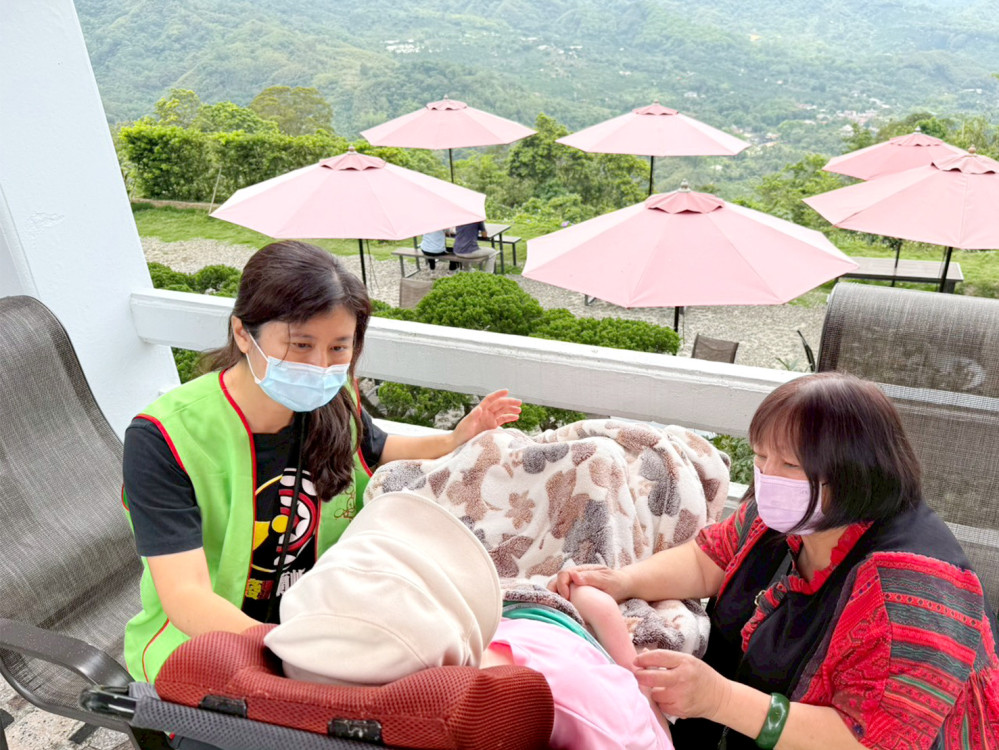 創世基金會助植物人母女溫馨相聚 母親節前夕傳遞愛與希望
