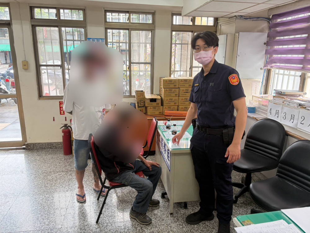 八旬翁迷途12公里力竭  小港警即時伸援手助團圓