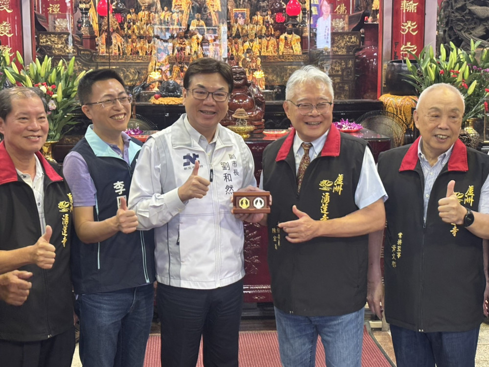 蘆洲湧蓮寺頒發獎助學金　以宗教力量作在地學子堅實後盾