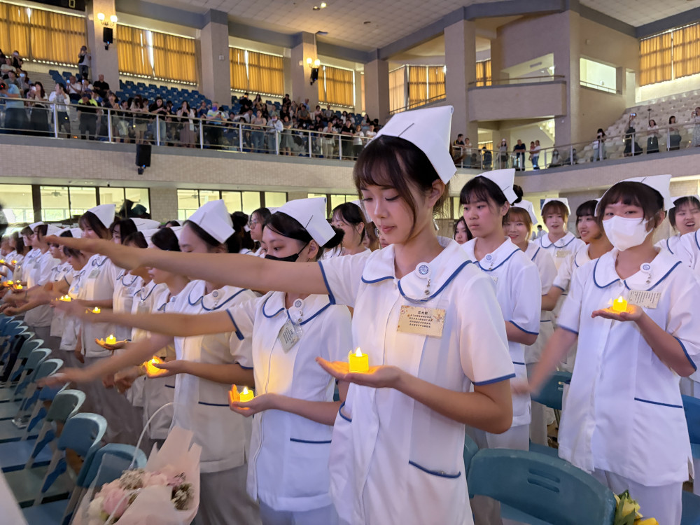 輔英科大453名護理生加冠導光 林爵士：護理師最不易被AI取代