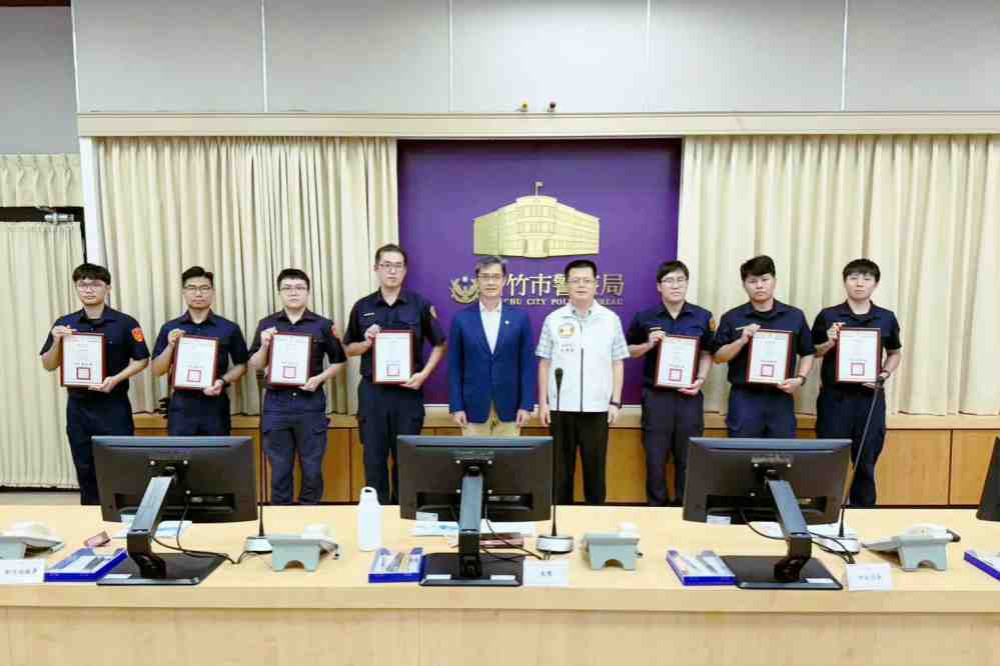 竹市警挽救輕生生命事蹟　副市長林林琨瀚親自頒獎讚揚善行