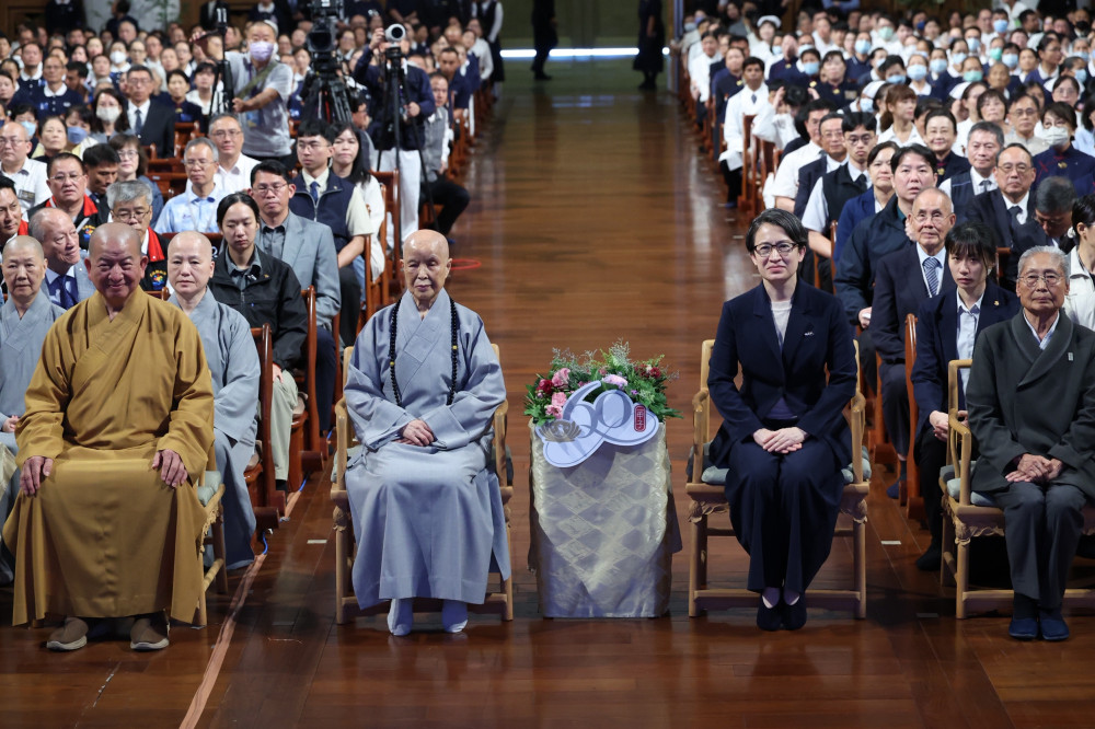 三節合一浴佛盛典於中正紀念堂舉行　全球42國同步祈和平