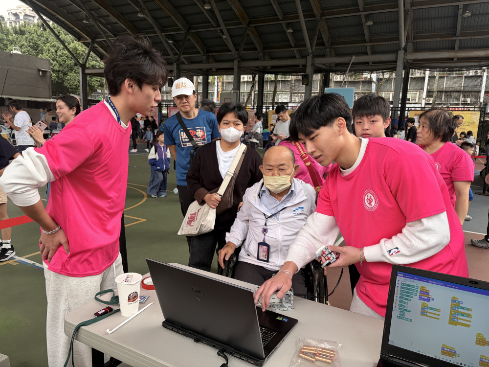 體驗AI科技與STEAM教育魅力　「2026愛因思町親子共創嘉年華」熱鬧登場