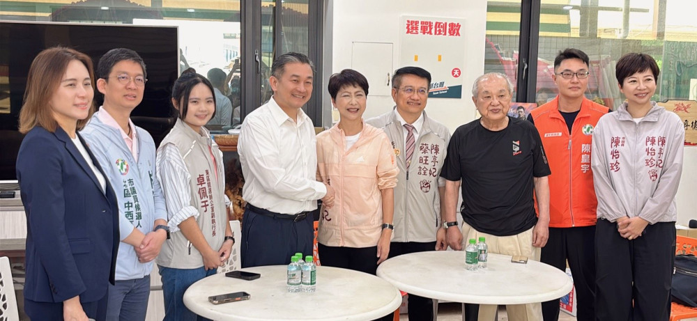 台南市長參選人陳亭妃東區「借將」成功　卓佩于加入輔選團隊