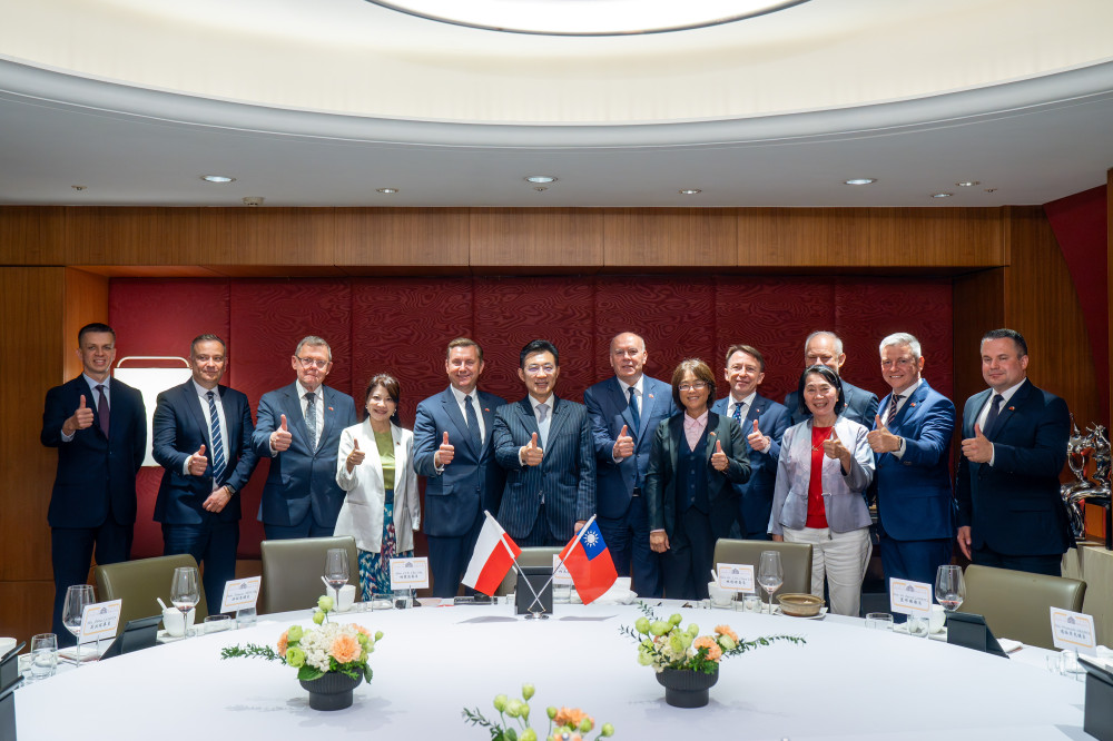 立法院江啟臣副院長接見波蘭國會眾議院經濟委員會主席柯馬拉奇（Rafal Komarewicz）訪團