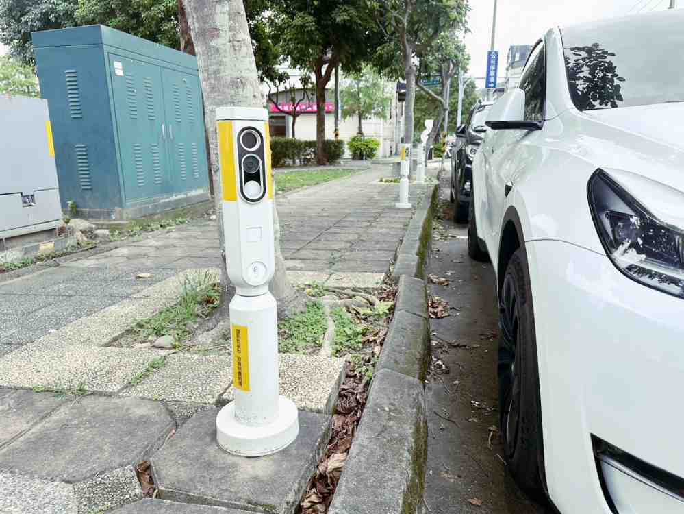 即時路邊停車格x充電樁空位查詢服務　竹東全智慧化停車管理領銜竹縣鄉鎮