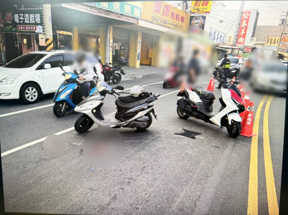 無照老翁違規左轉釀車禍　岡山警依法開罰移車 