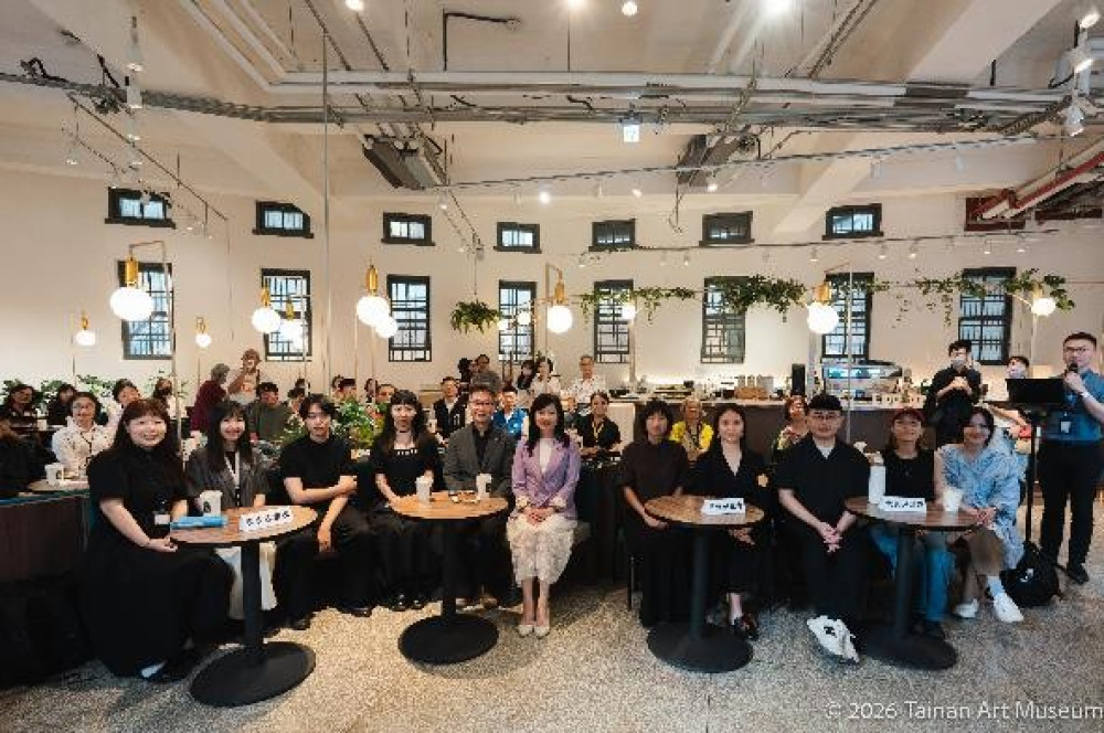 臺南市美術館《黏膩關係：內餡//縫隙》登場 八位新銳藝術家探索當代情感樣貌