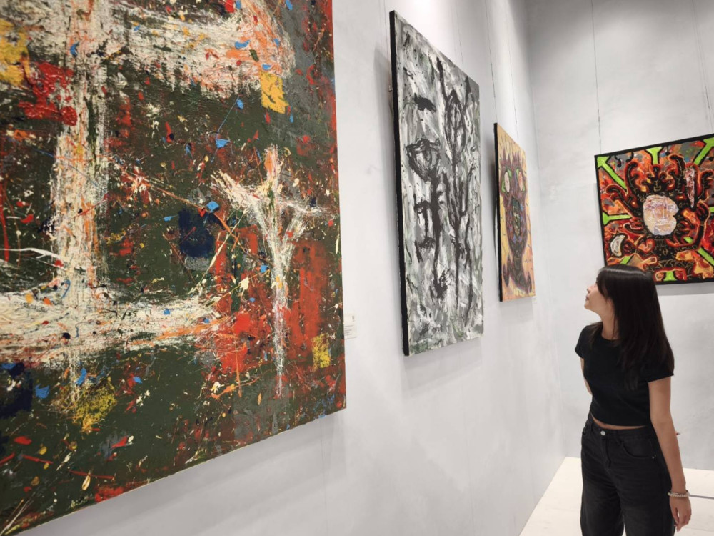 義享時尚廣場九鬼油畫展登場！幻術劇場引爆藝術視覺震撼