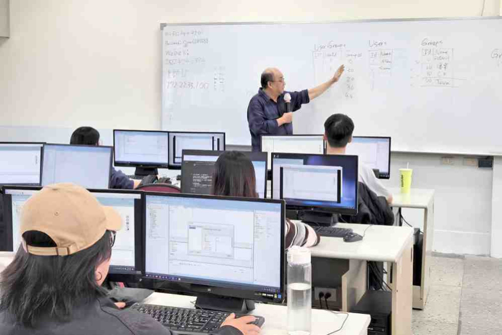 行銷人華麗轉身　青年透過「產業新尖兵」計畫跨域轉職全端工程師月入50K