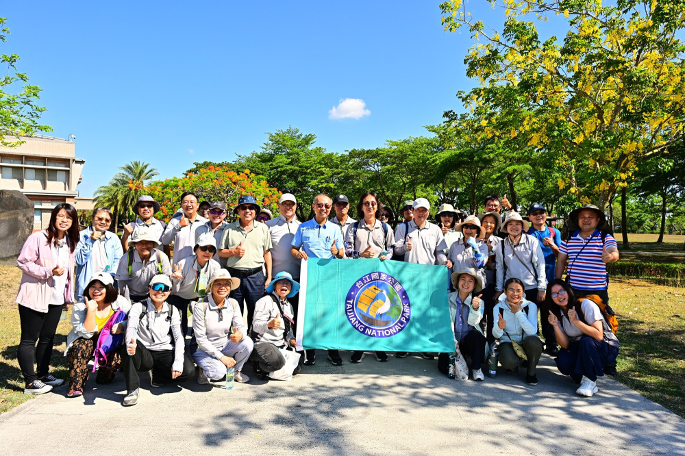 響應世界自行車日 台江國家公園騎行45公里倡議低碳永續