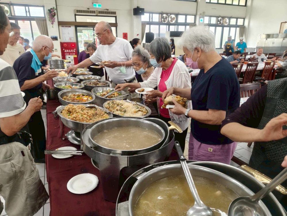 中彰榮家端節Buffet餐會 長輩大讚新奇美味