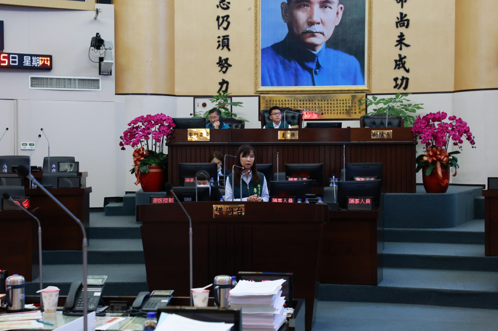 臺南9萬5千名長者面臨換照　南市議會促37區全面推動一站式服務