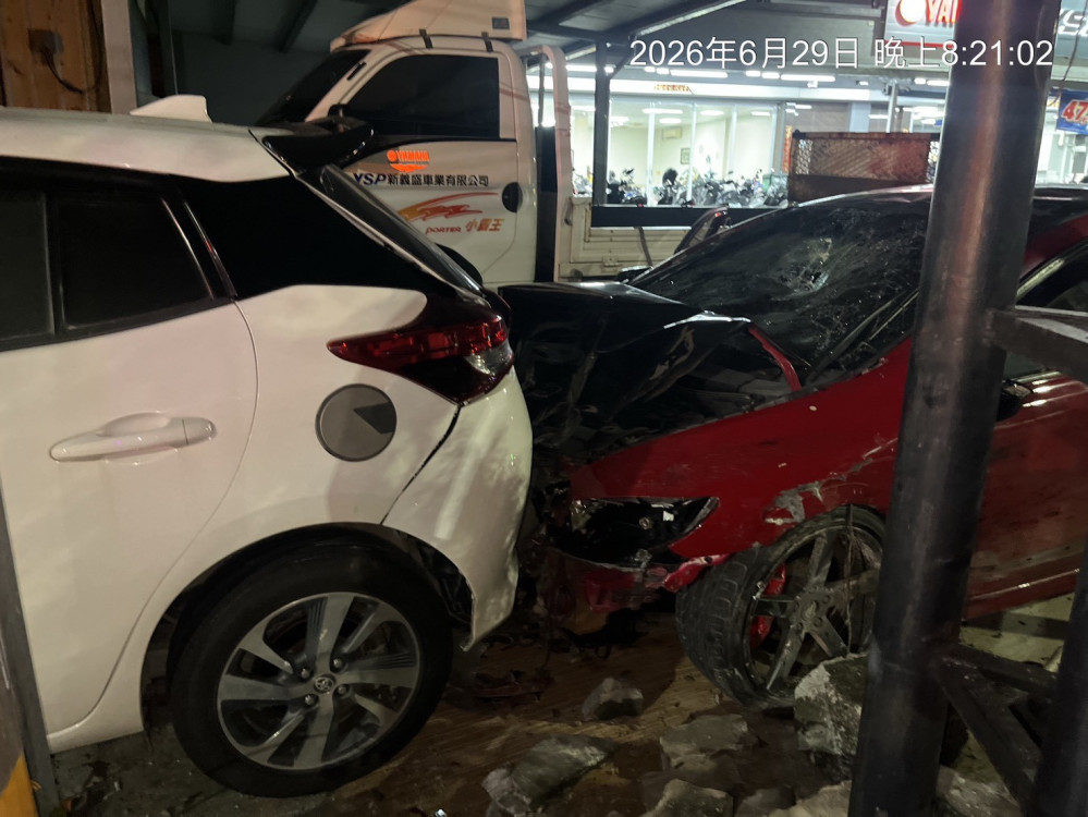內快車道失控？路竹中山路車禍  兩名騎士送醫搶救不治