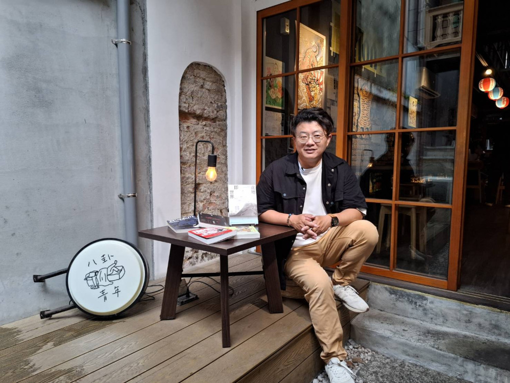 南市圖「名人帶路」第三站走訪八卦書室 深化閱讀與在地連結