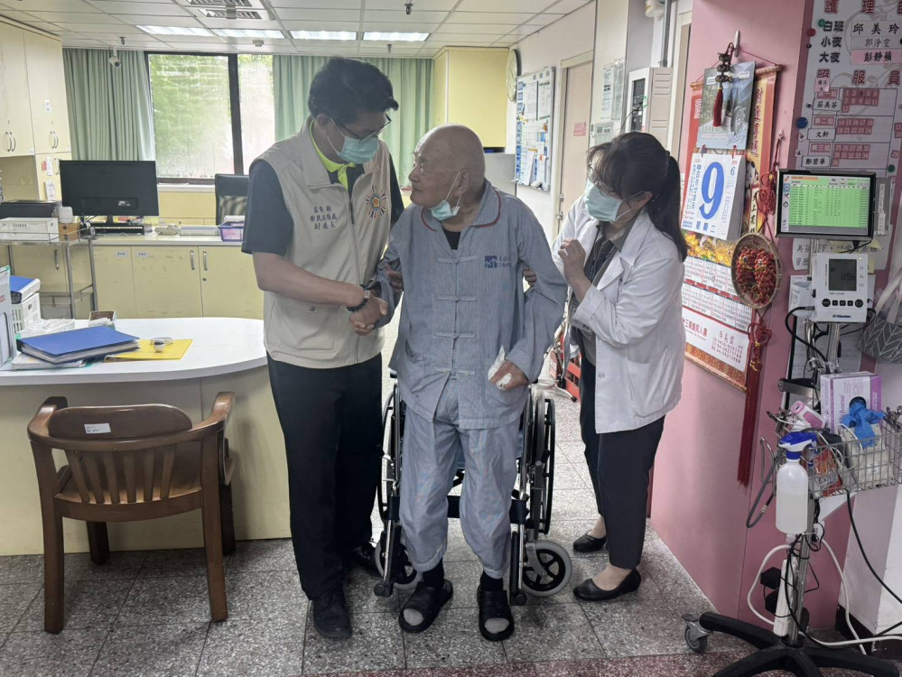 苗栗榮服處端節前榮總關懷住院榮民