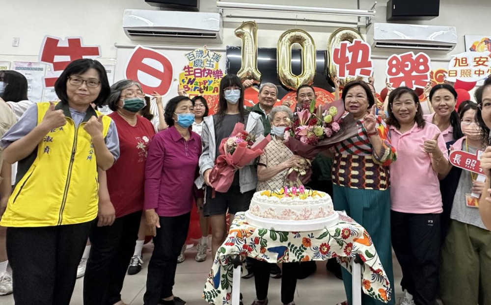 輔英科大攜手旭安日照中心 百歲慶生傳遞高齡照護溫暖力量