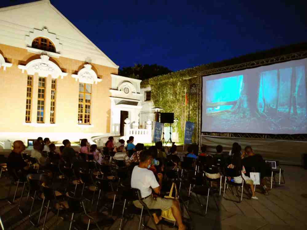 國片光影點亮百年公會堂　115年螢火蟲電影院7月份巡迴竹美館放映 