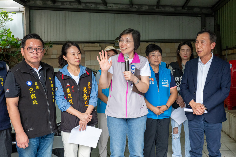 竹東社區30年老舊管線頻漏水　徐欣瑩等立委成功爭取汰換還給民眾安全用水