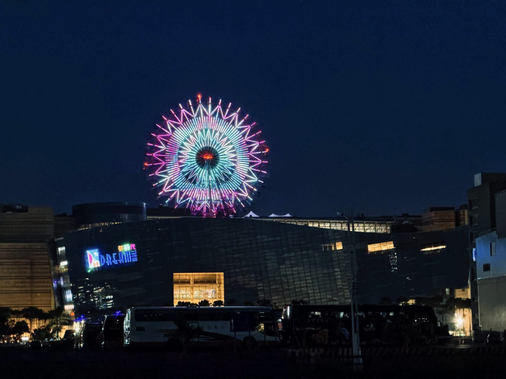 港都地標再現璀璨風華！夢時代摩天輪升級燈光秀迎接遊客回歸