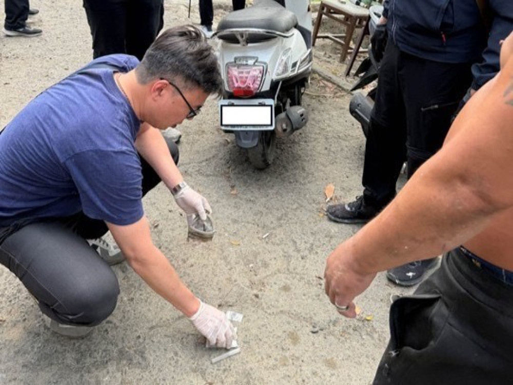 毒販藏毒藏到田邊草叢仍難逃　高市刑大鐵腕掃毒起出20餘包安毒