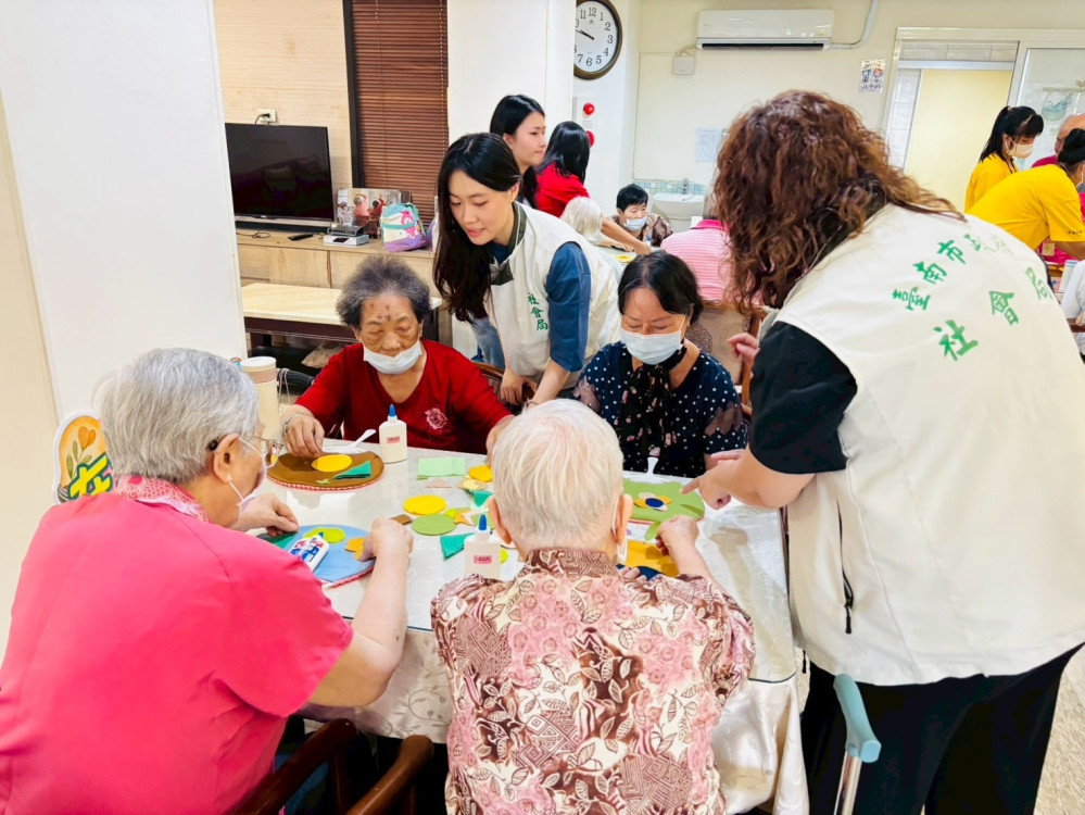 臺南市長黃偉哲八年打造脫貧培力體系 臺南累計服務突破51萬人次