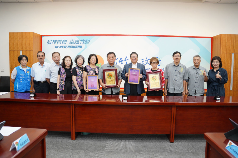 2026客家合唱比賽　竹縣原客混聲合唱團奪金摘銀獲楊文科縣長頒獎表揚
