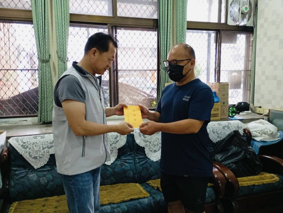 南市軍人服務站慰問國軍急難家屬