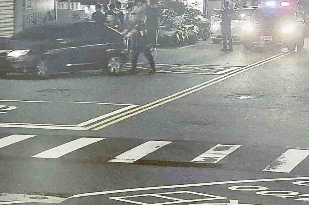 竹警二分局為民服務頻獲民眾肯定　耐心助民尋回誤停機車及排除車輛拋錨事故