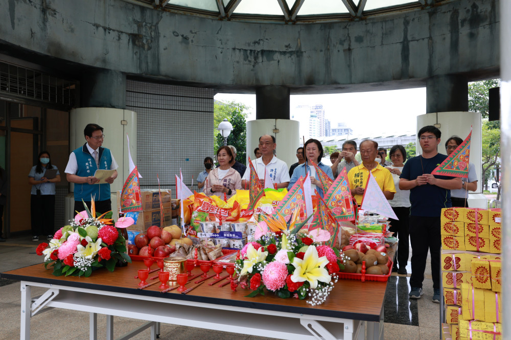 臺南市議會中元普渡祈福　後壁好米轉贈南北家扶助弱勢