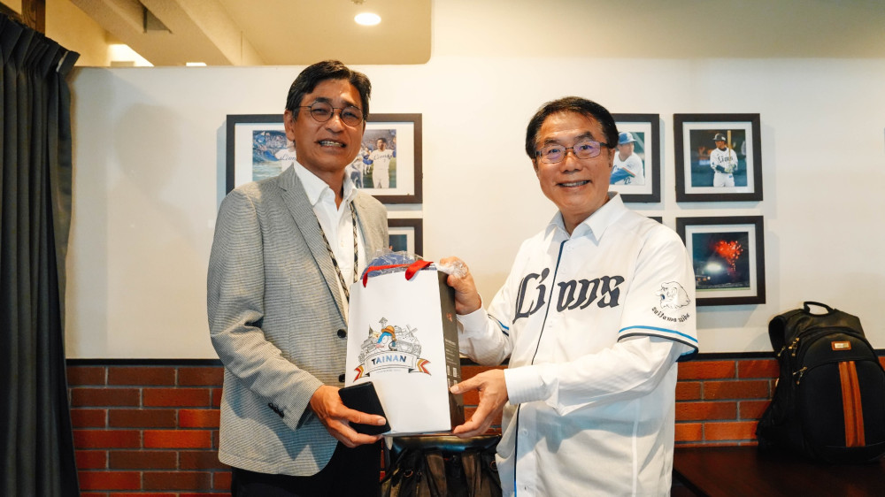 臺日雙獅再交流　黃偉哲邀埼玉西武獅攜手吸引日本球迷遊臺南