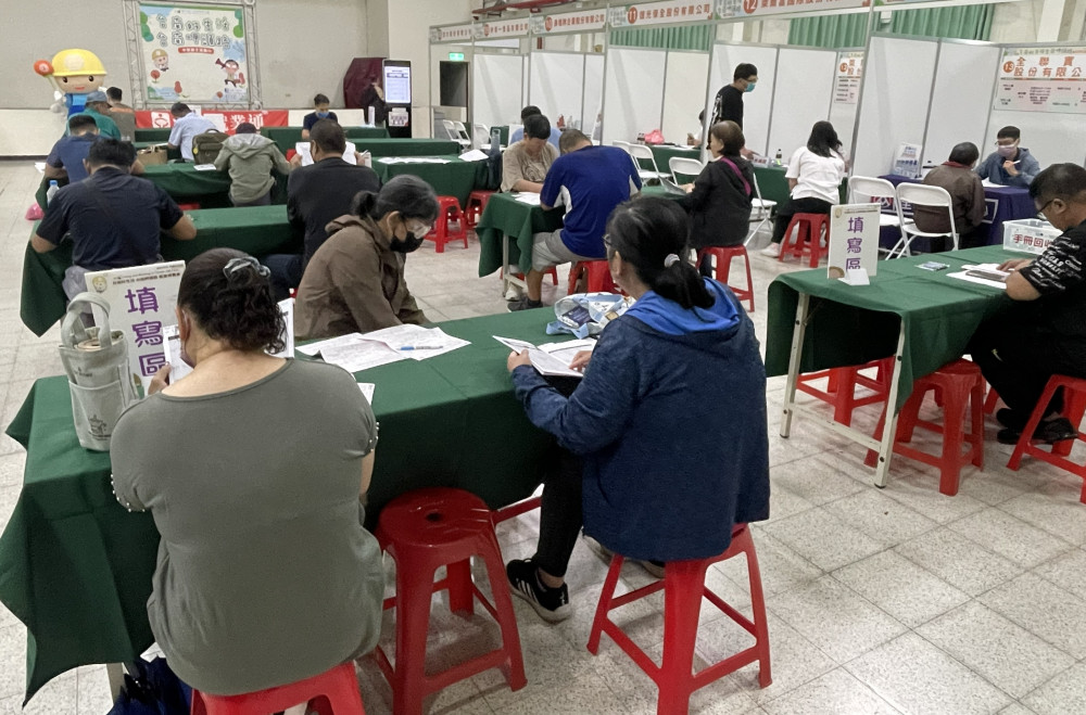 打造希望家園！台南中型徵才登場 千職缺超七成薪資破3.5萬