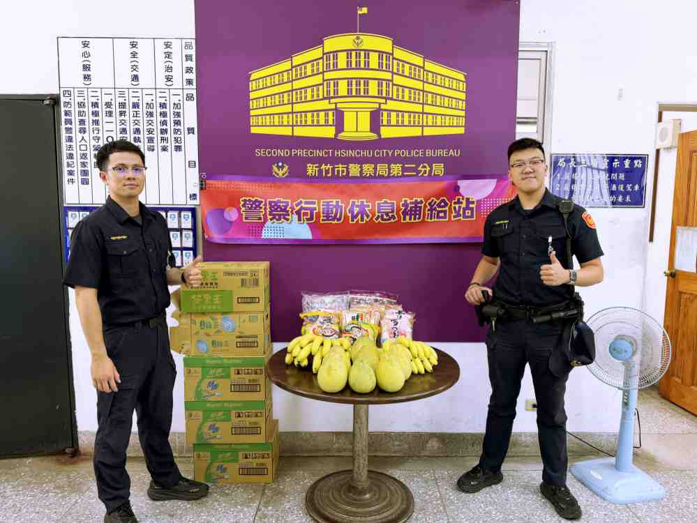 城隍廟繞境勤務不打烊　警友會暖心補給慰勞竹警二分局第一線執勤員警