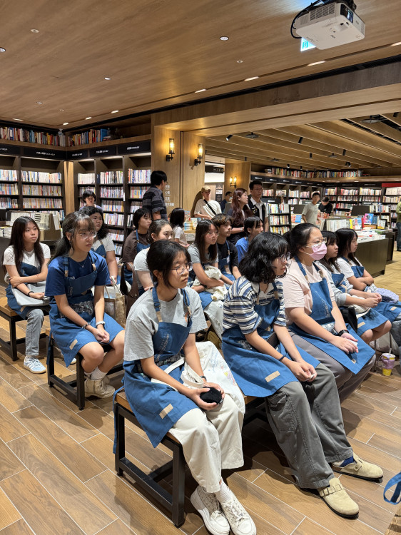 從讀者變一日店長　20位青年走進臺南書店完成「閱讀成年禮」