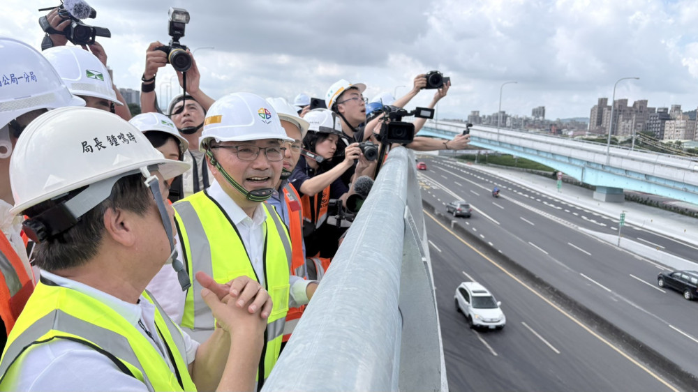 四大交流道串聯新北路網　侯友宜視察國1五股、林口工程拚提早通車