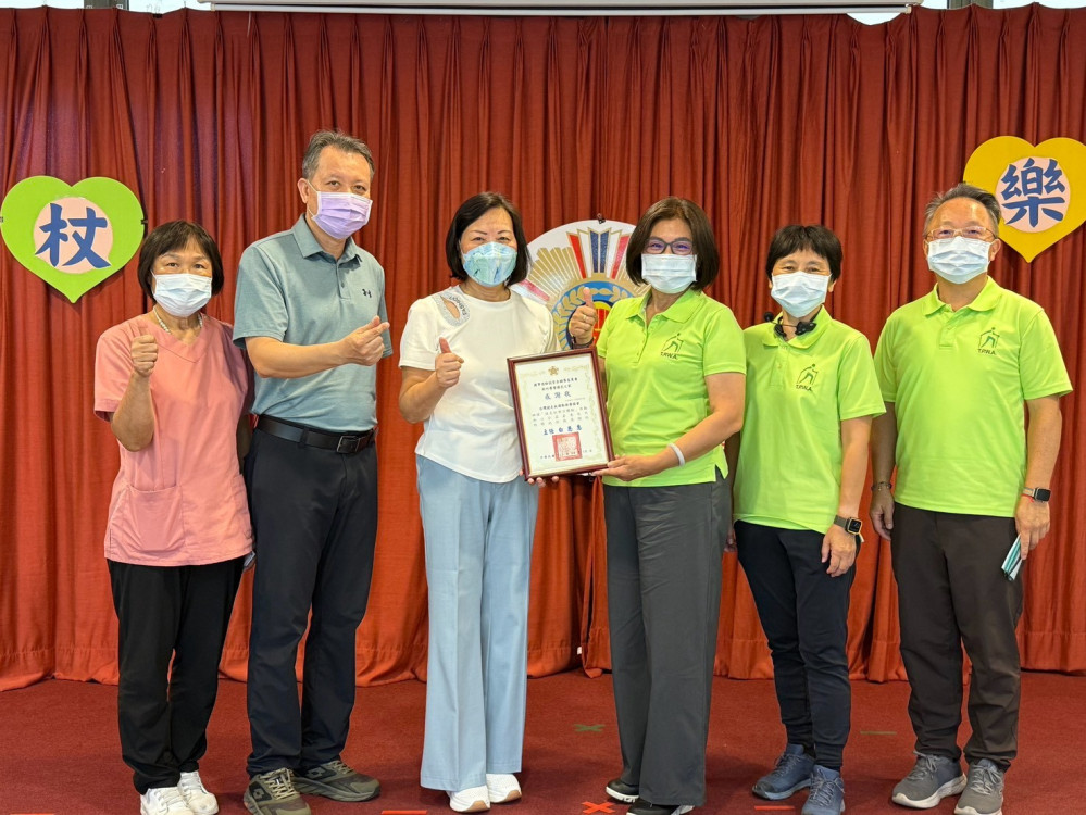 台灣健走杖運動推廣協會前進新竹榮家　陪伴長輩樂活邁步注入滿滿活力