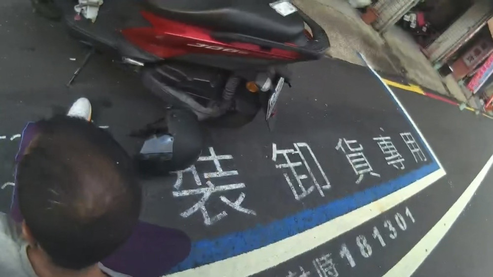 鑰匙沒拔就離開！機車「瞬間消失」　前鎮警35分鐘跨區抓到竊賊