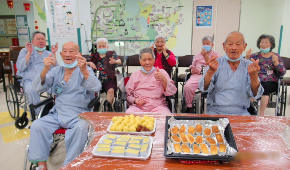 中榮嘉院護理之家中秋手做鳳梨酥×樂聲伴長輩過佳節