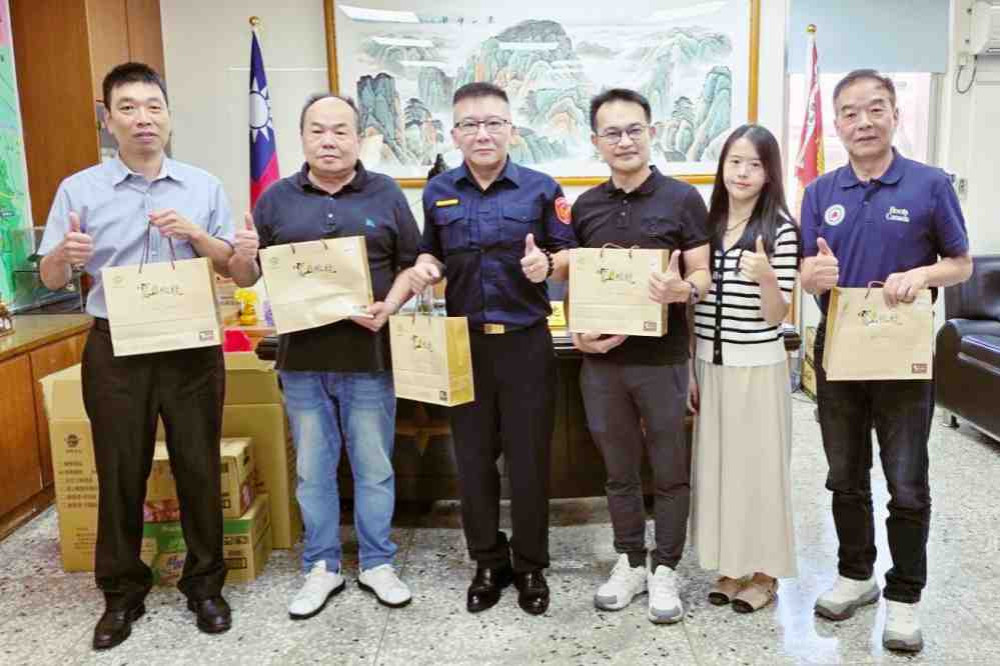 中秋前夕送暖祝福　全國公務人員協會慰問竹市警二分局第一線員警辛勞