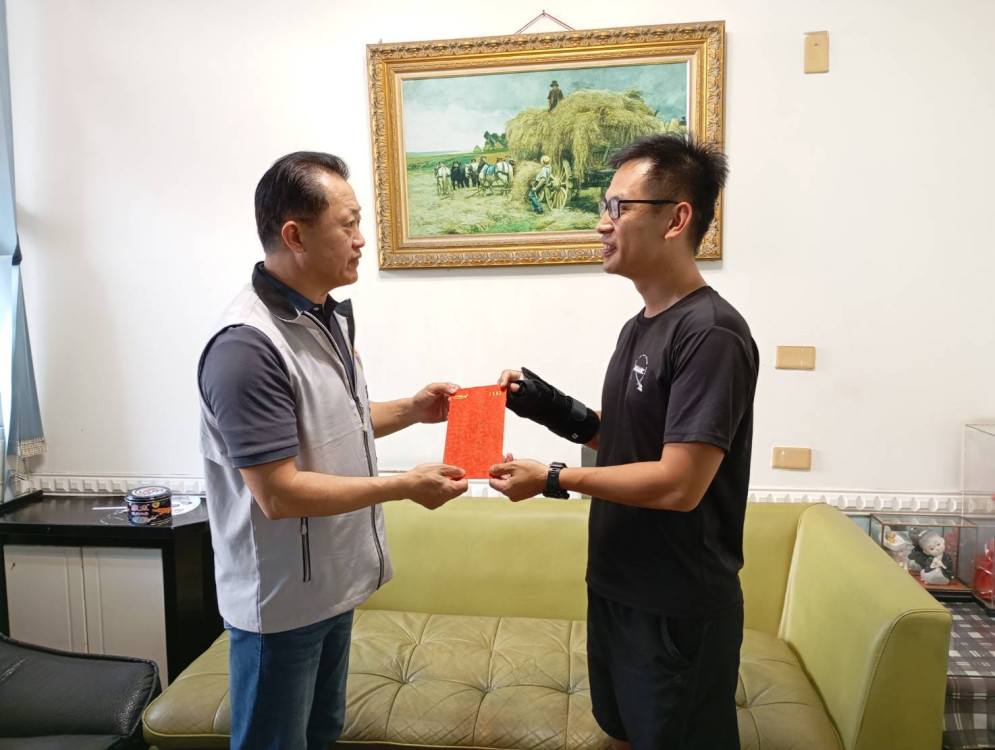 台南軍人服務站慰問受傷國軍士官
