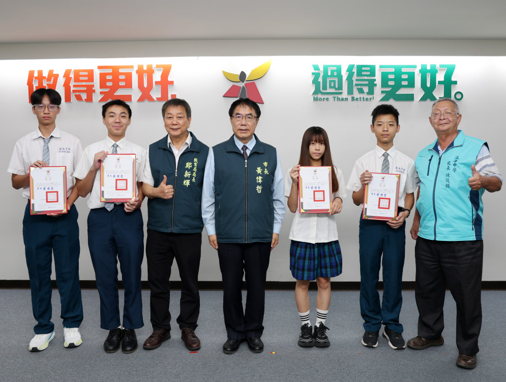 臺南全國科展第2、機器人世界賽奪10面獎牌