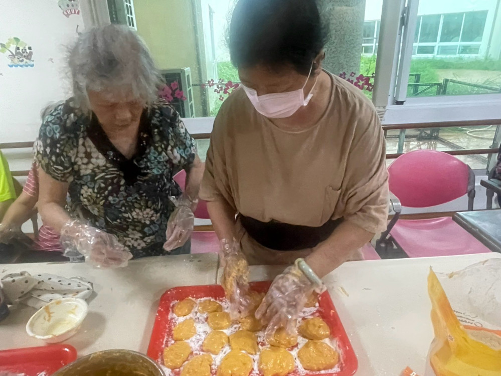 幸福南瓜餅 飄香榮家樂開懷