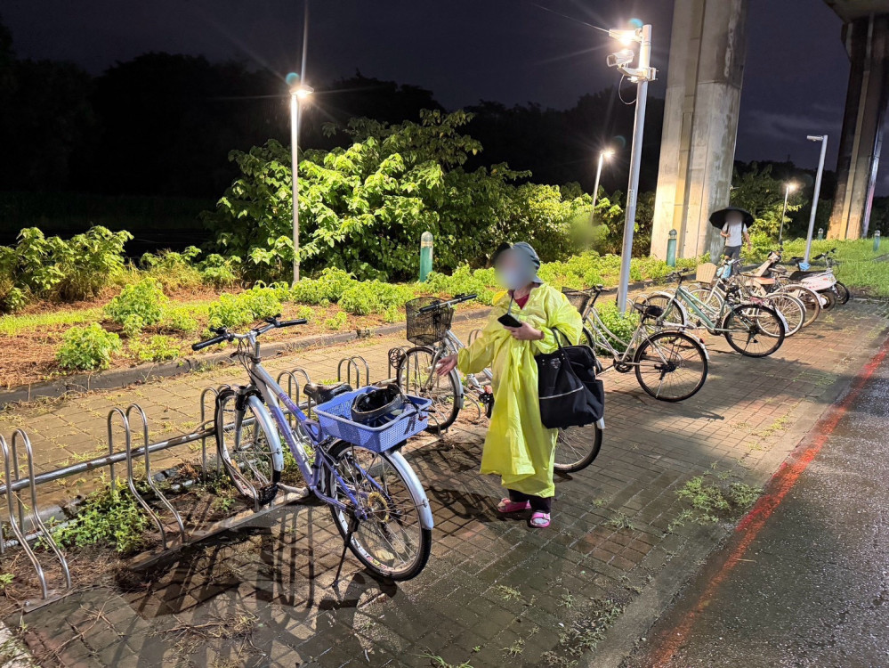 愛車「消失」嚇壞七旬婦　岡山警抽絲剝繭揪出烏龍停車記